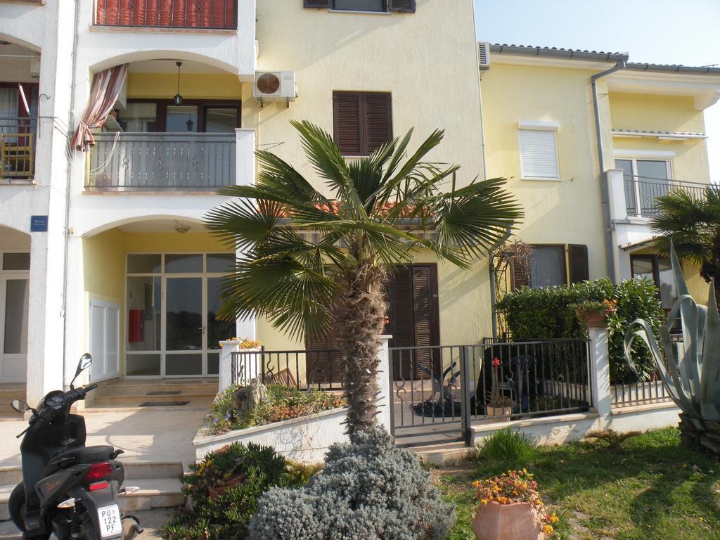 Sunset Apartment With A Private Yard At Medulin Riviera Quarto foto